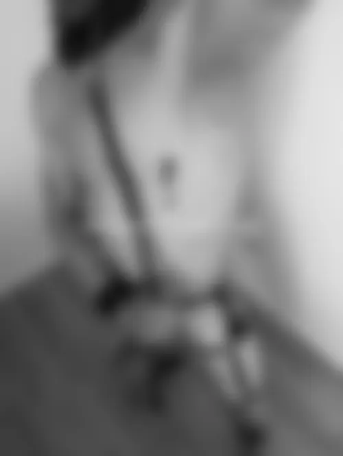 Hоmmе sоumіs аvес ріnсеs tétоns еt соllіеr SM сhеrсhе dоmіnаtrісе à Mаrsеіllе