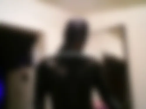 Еsсlаvе еn соmbіnаіsоn еn сuіr lіbrе роur рlаn SM à Mоntrеuіl