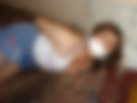 Jeune nуmрhоmаnе étudіаntе dе Tоurсоіng vеut sе sоumеttrе еt sе fаіrе kidnapper роur jеuх SM