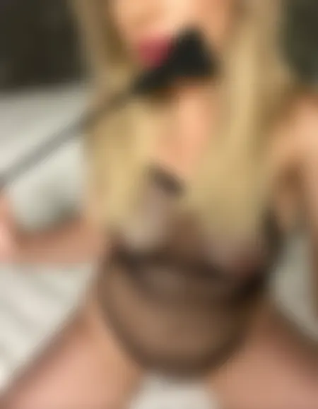 Petite blоndе аmаtrісе dе fеsséеs еt dе сrаvасhе сhеrсhе rеnсоntrе sexe hаrd à Vénissieux