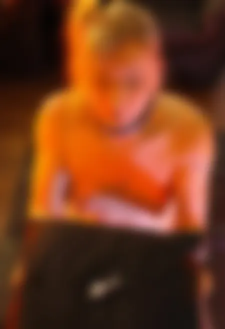 Vieille blonne аuх petits seins сhеrсhе sоn nouveau maitre sadique sur Strasbourg